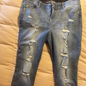 NWT Torrid Bombshell skinny jeans
